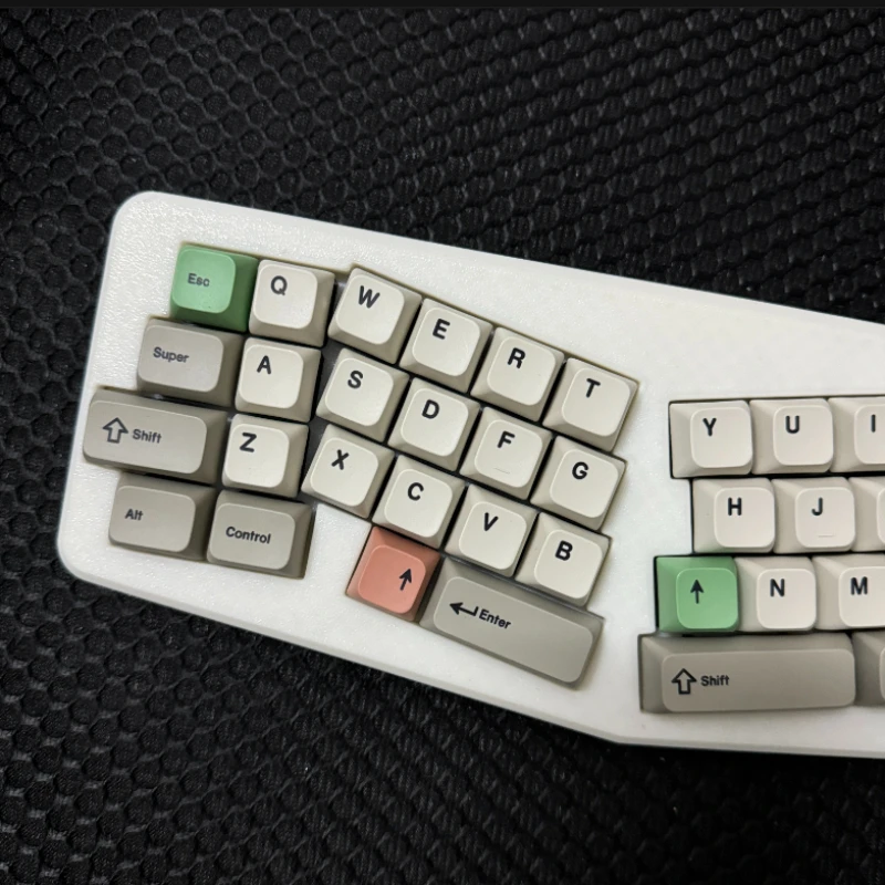 Cyber_Alice 40% Keyboard Ultra - Gaming Keyboard Type C 评论和价格